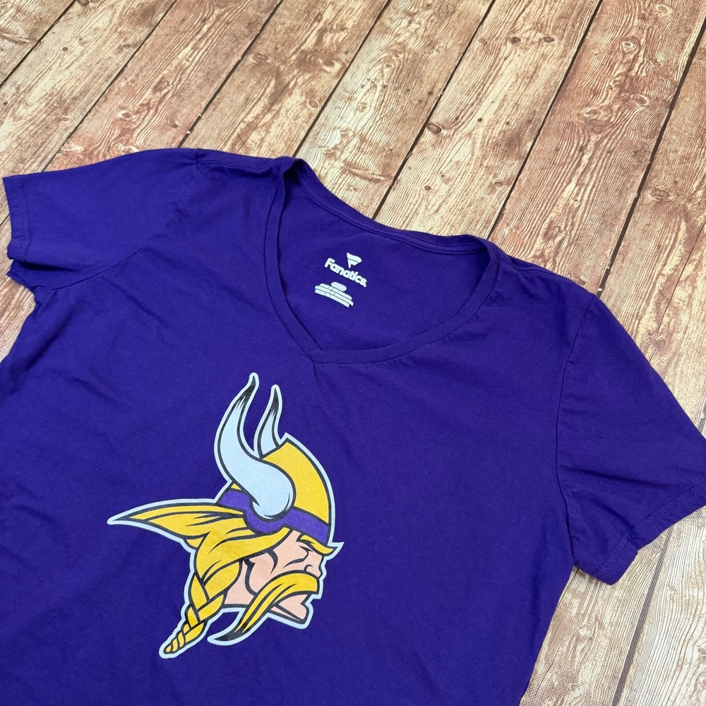 Fanatics Minnesota Vikings T Shirt Womens Large Purple V Neck Graphic Logo